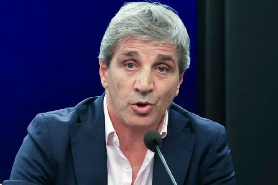 Caputo: “El modelo de seguir pagando salarios miserables se terminó”