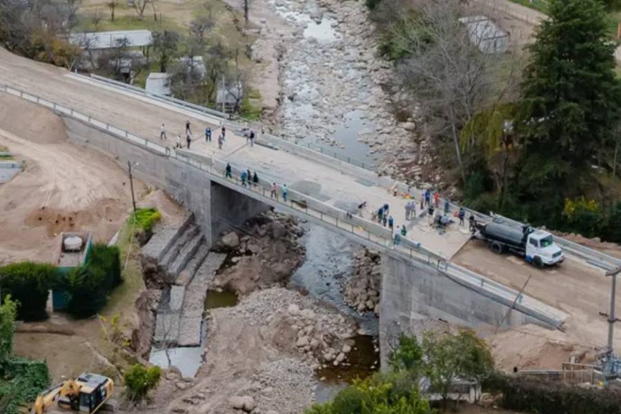 Avanza la reconstrucción del puente en Las Juntas y será inaugurado en junio
