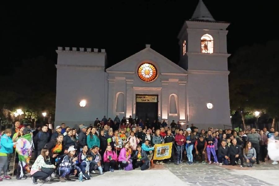 Cientos de peregrinos caminaron tras las huellas del Beato Mamerto Esquiú