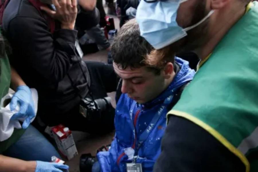 Según Lilia Lemoine, el fotógrafo reprimido por la Policía 