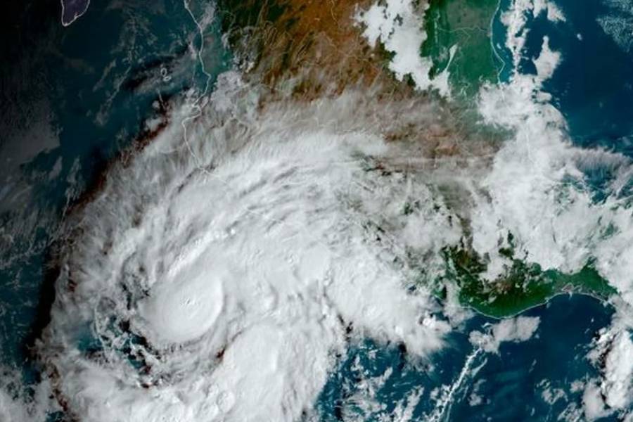 El huracán Erick tocó tierra en el sur de México con categoría 3