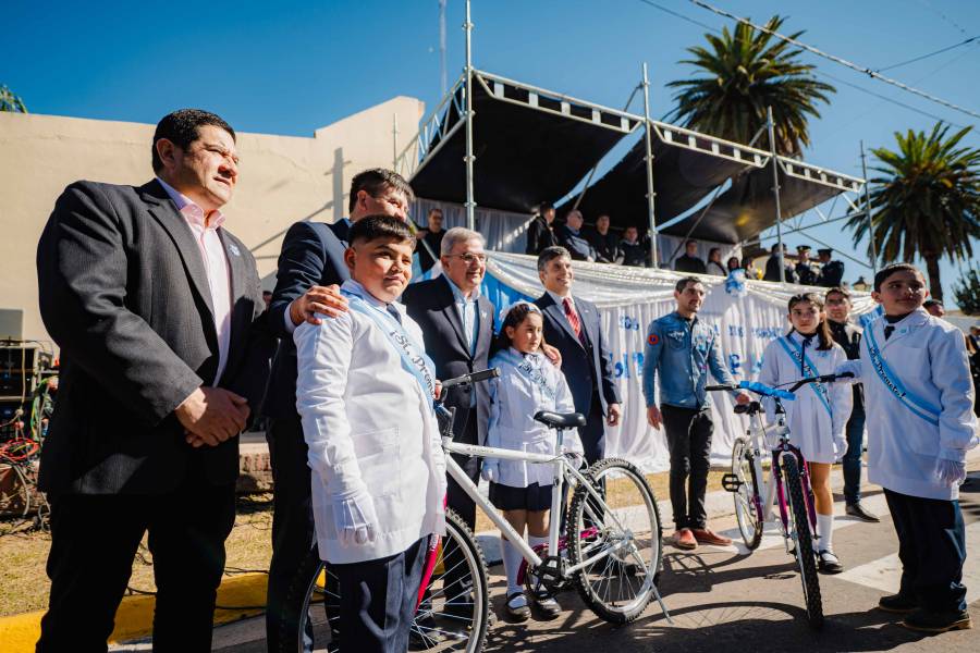 Con presencia del gobernador Jalil, Tapso celebró su 199° aniversario 