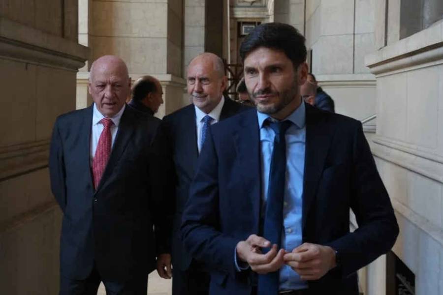 Pullaro y dos exgobernadores, juntos en la Corte para reclamarle una millonaria deuda a la Nación