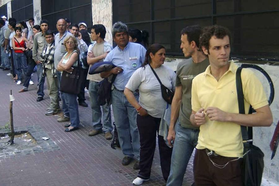 Para el Gobierno, la suba de la desocupación es “marginal”