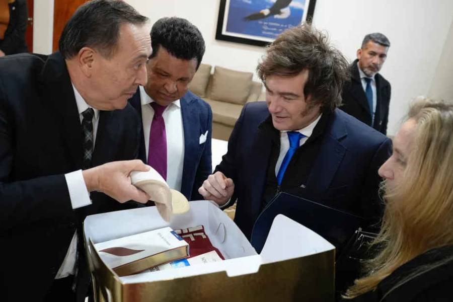 El delirante milagro del pastor amigo de Milei: dice que 100 mil pesos se le transformaron en 100 mil dólares