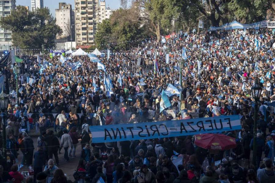La lapidaria advertencia de Cristina desde su prisión domiciliaria: “Nunca tuvimos este grado de dependencia”