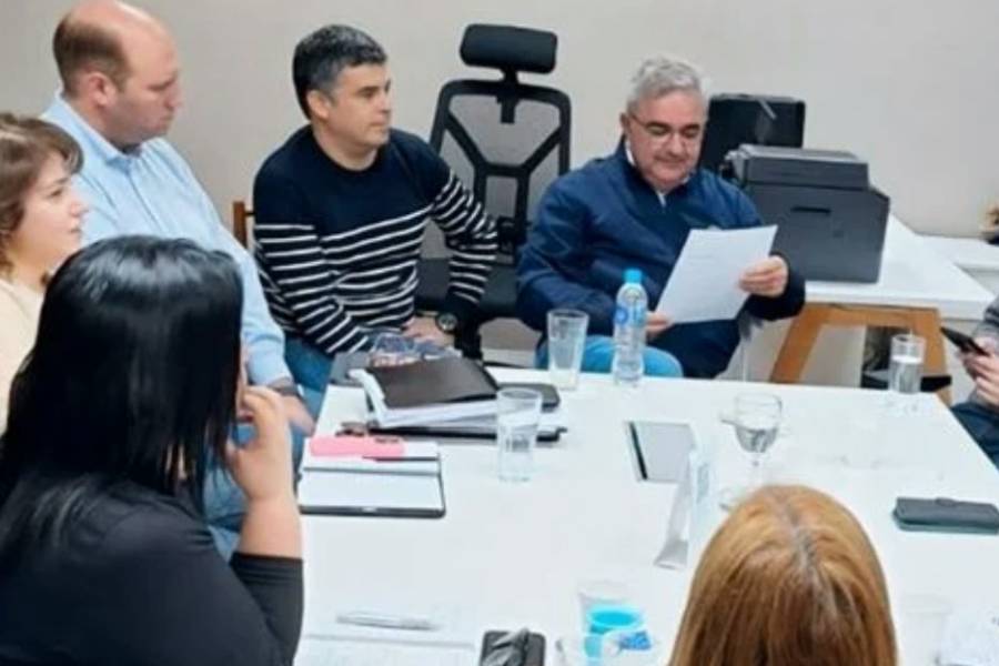 Gobierno y la Intersindical se reúnen para definir salaries 