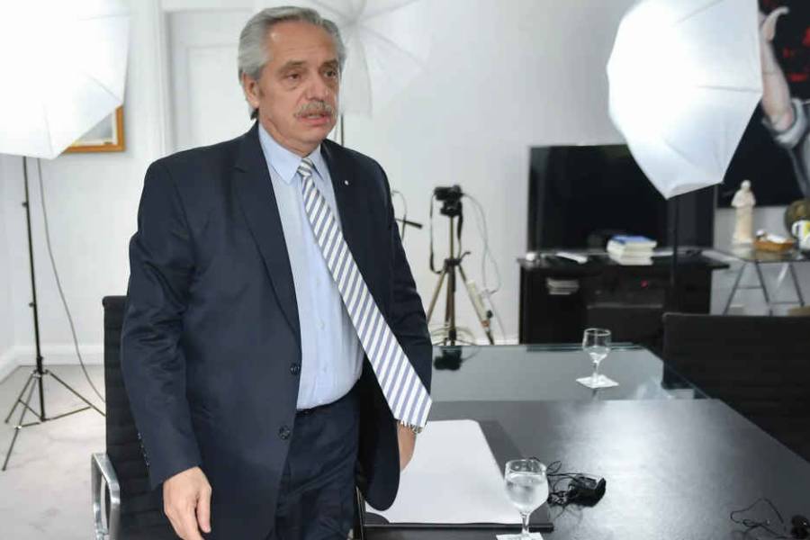 Procesaron al ex presidente Alberto Fernández en la causa Seguros