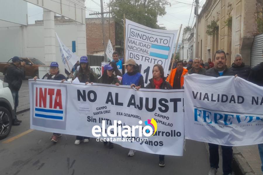 Marcha y protesta en contra del cierre de delegaciones locales de organismos nacionales