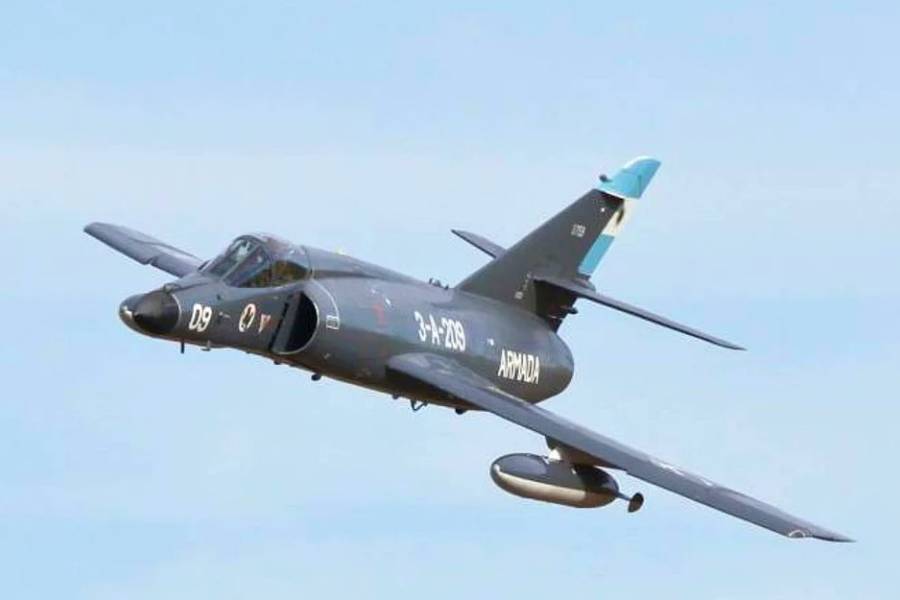 Jubilan a los aviones argentinos héroes de guerra en Malvinas