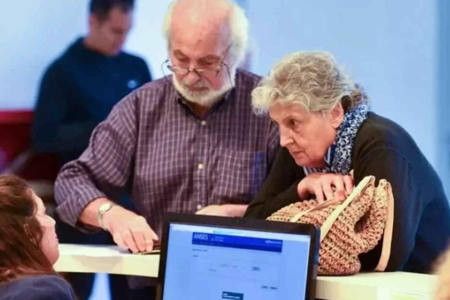 Moratoria previsional: el Senado la aprobó, pero Milei amenaza con vetarla y hay 220 mil jubilaciones en juego