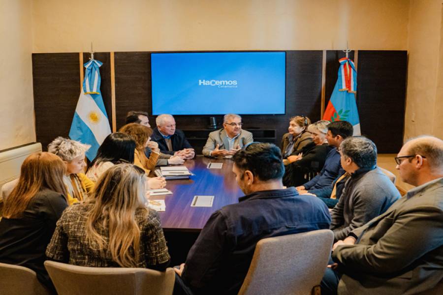 Docentes catamarqueños tendrán un piso salarial de $700.000 desde noviembre