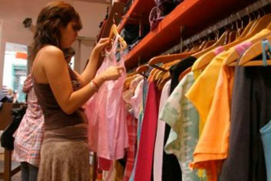 Por la crisis, la ropa desplaza a los juguetes en el Día del Niño