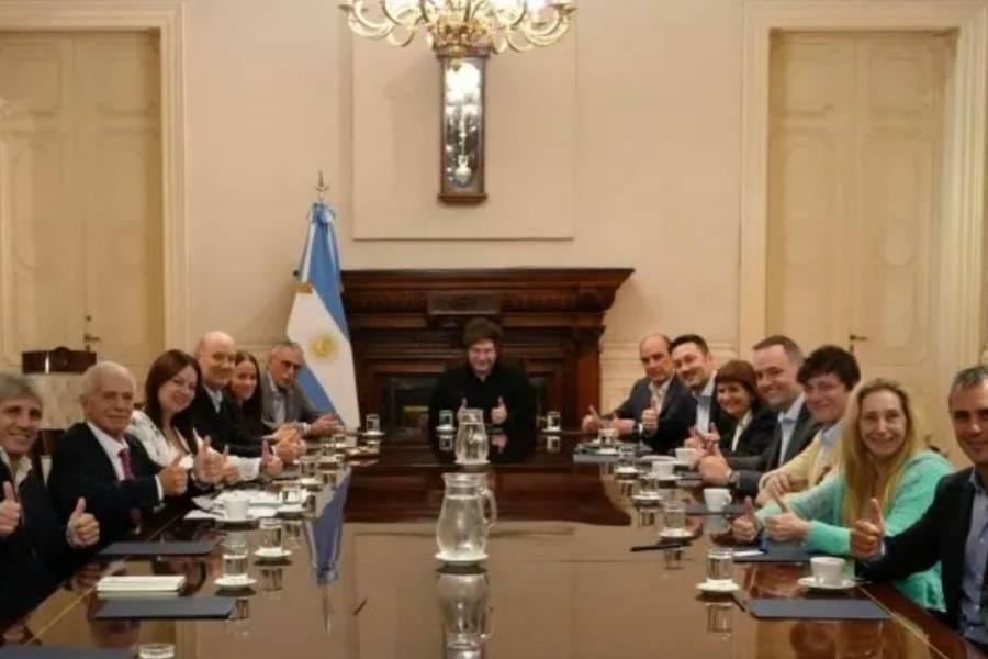 En medio de las derrotas en el Congreso, Javier Milei convocó a su Gabinete en Casa Rosada