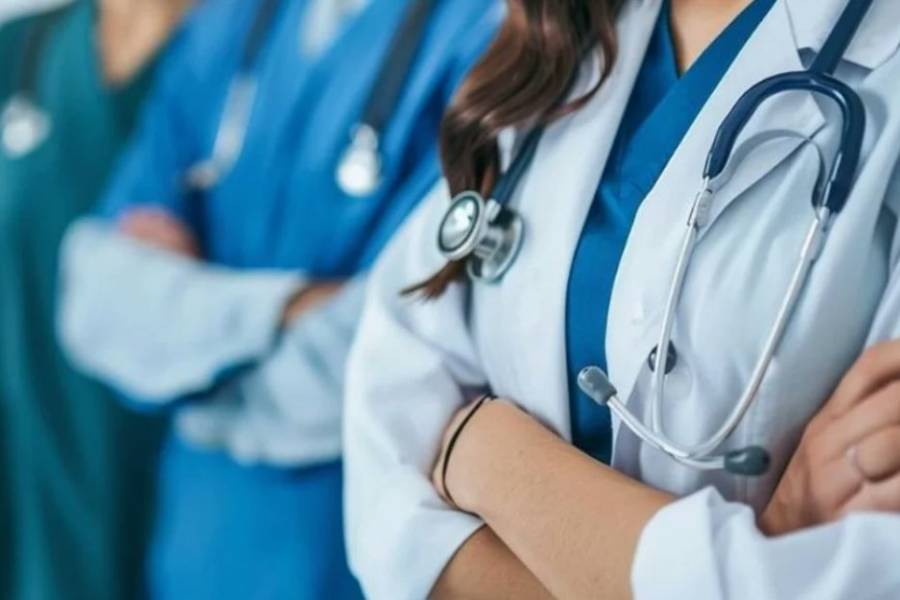 Ninguno de los 117 médicos que rindieron de nuevo el examen de residencias pudo revalidar su nota