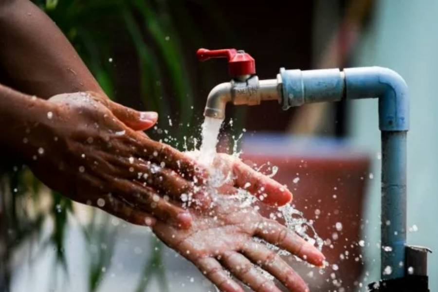 Revés judicial para el Gobierno: suspenden el DNU que habilita el corte de agua por falta de pago