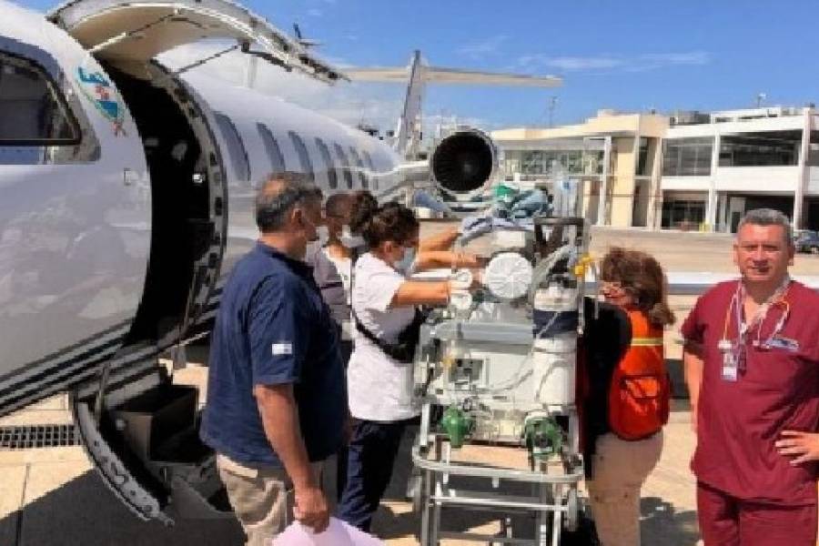 Salvan la vida de un bebe al ser trasladado de Catamarca a Tucumán con una cardiopatía