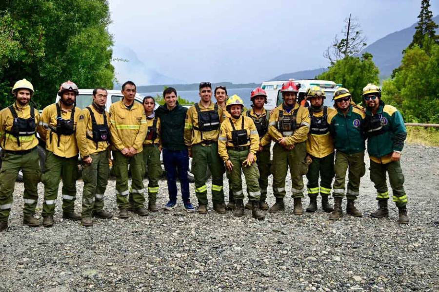 El incendio en Puerto Patriada está contenido en un 100%, confirmó el gobernador