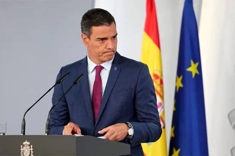 Pedro Sánchez decretó tres días de luto en España por el choque de trenes que en el que murieron 40 personas