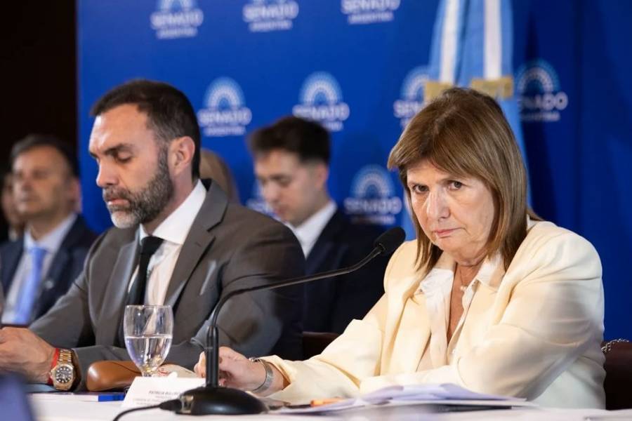 El oficialismo acelera negociaciones y busca aprobar la reforma laboral en el Senado