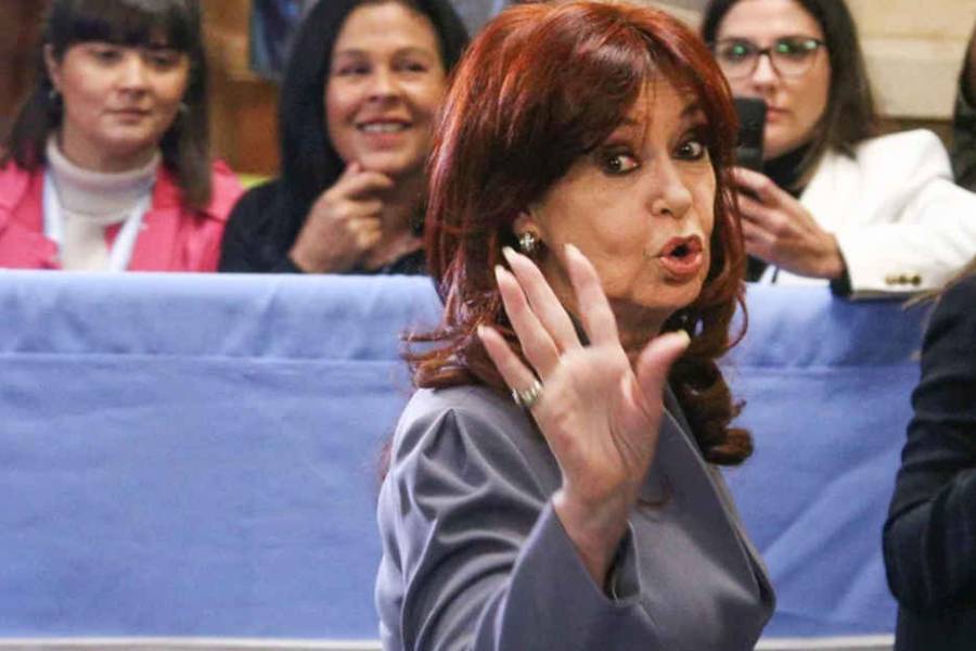 Efecto del escándalo Adorni: cómo está la causa de Cristina Kirchner por el envío de muebles en avión a El Calafate