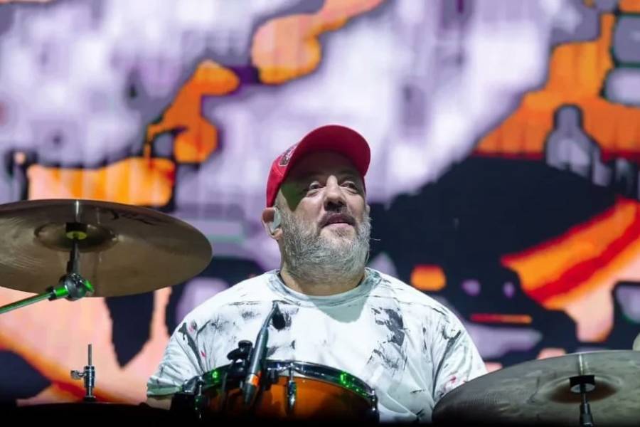 Murió el baterista de Los Piojos, mientras ensayaba en una escuela de percusión