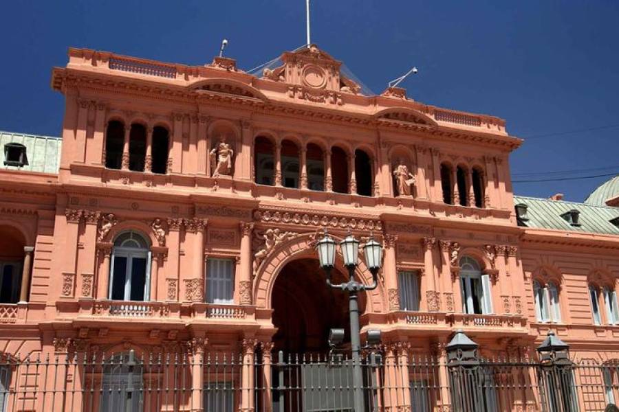 Ajuste estatal: El Gobierno planea reducir 27.000 empleos públicos durante 2026