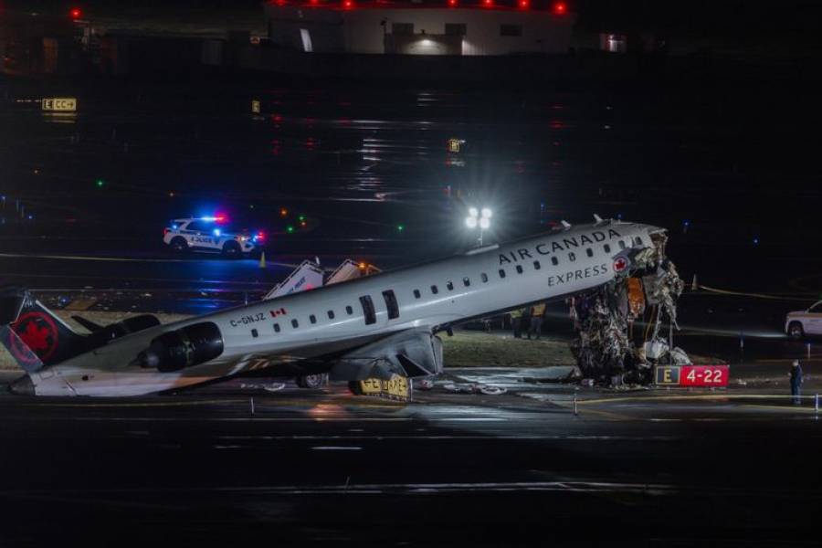 Accidente fatal en Nueva York: dos muertos tras el choque de un avión de Air Canada con un camión de bomberos