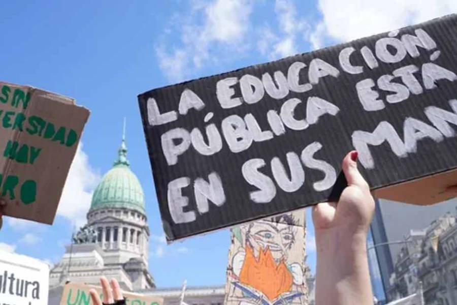 Tercera semana de paro universitario por recomposición salarial