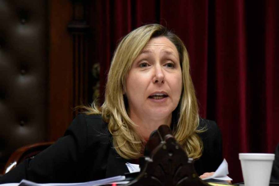 Bregman: “La próxima sesión en Diputados huele a podrido, y mucho