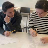 De vuelta al lápiz y papel: las escuelas de Suecia reducen el aprendizaje digital