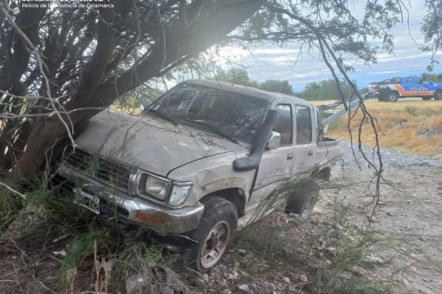 Septuagenario sufrió heridas de consideración tras impactar su vehículo contra un árbol