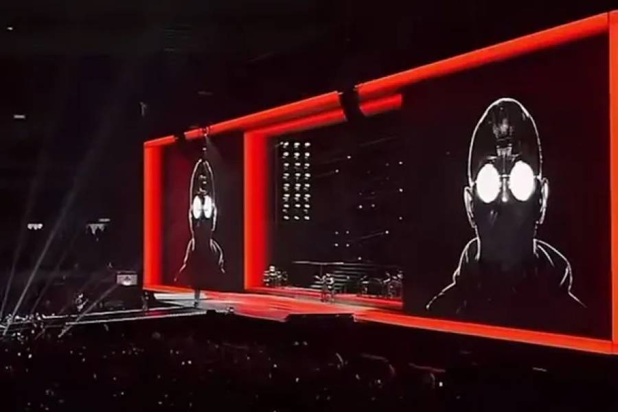 El pogo más grande del pop: Lali cerró su show en River cantando Jijiji en homenaje a Indio Solari