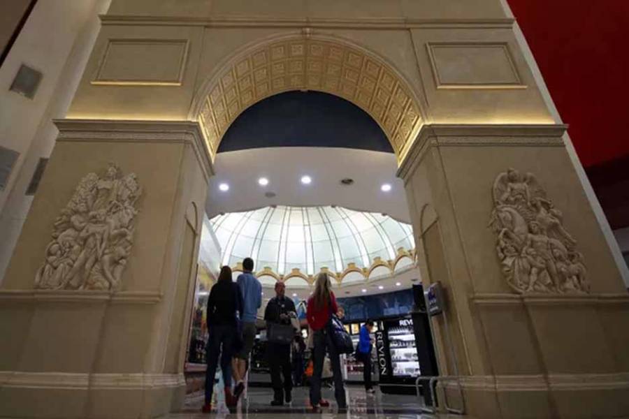 Javier Milei habilitó los duty free en fronteras terrestres: qué podrán comprar los turistas