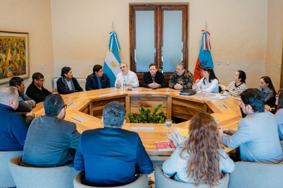 Jalil se reunió con comunidades originarias para analizar obras de infraestructura y electricidad