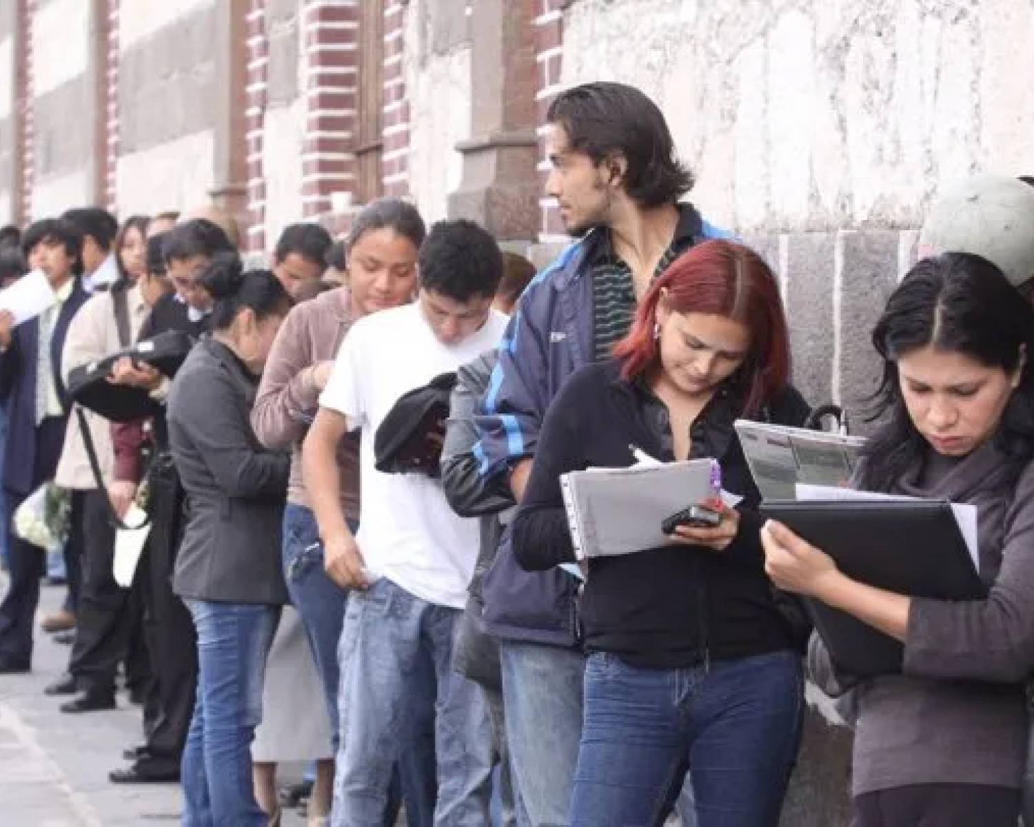 El trabajo en blanco se desplomó en casi 41 mil puestos en un año