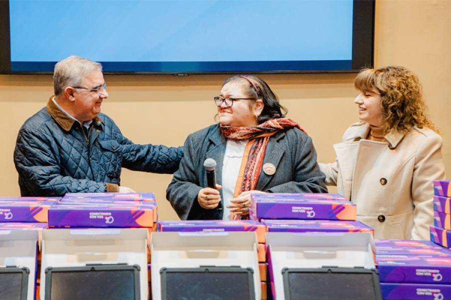 El Gobierno de Catamarca entregó 207 tablets que se suman a las 393 ya entregadas en las escuelas 