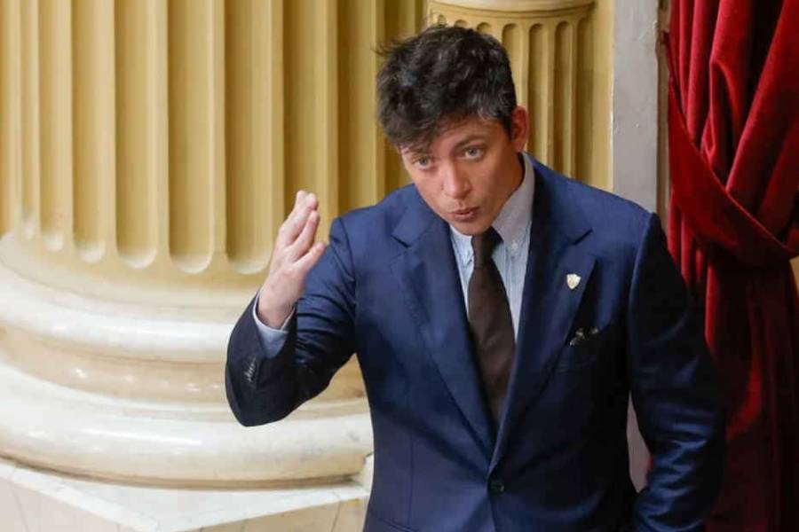 Santiago Caputo se ausentó de la reunión de gabinete y crecen las versiones sobre su futuro