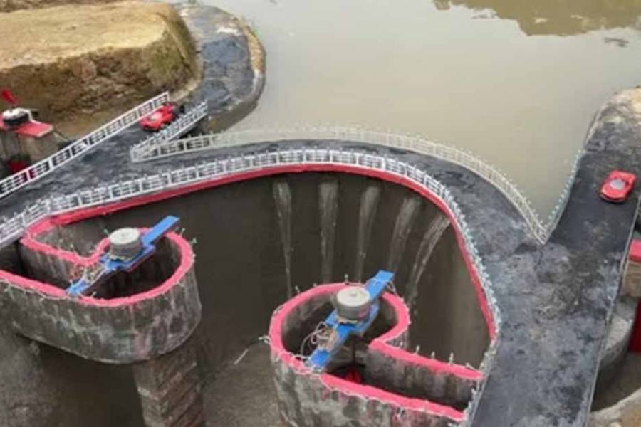 Un youtuber construyó una central hidroeléctrica en el arroyo de su casa y genera energía para su casa