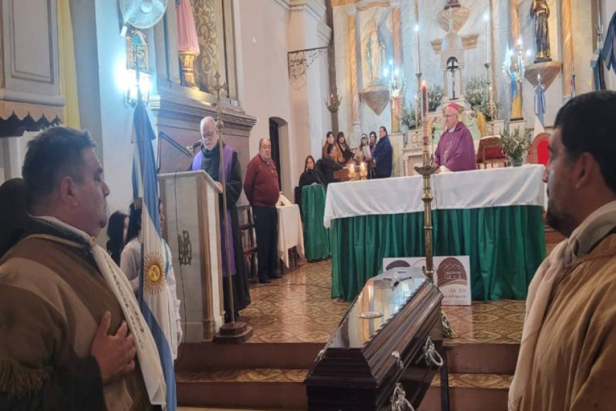 Los restos de Fray Mario Fuenzalida fueron recibidos con honores y ya descansan en Piedra Blanca 